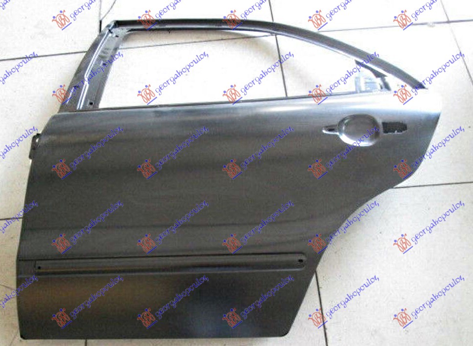 REAR DOOR (O)