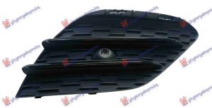 RESETKA PREDNJEG BRANIKA (CRNA LAJSNA) (OTVOR ZA SENZOR) (CLA-35 AMG) DESNO