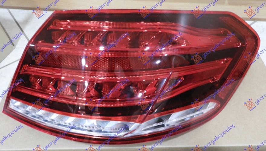 STOP LAMPA SPOLJASNJA (CELA LED) (CRVENO KUCISTE) (DEPO) DESNO